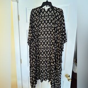 Sonoma Black and Cream Patterned Kimono